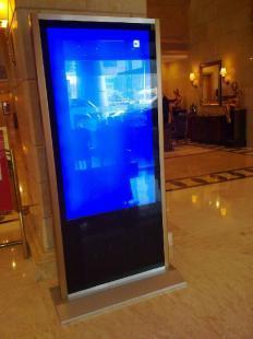 青島廣告機(jī)行業(yè)概覽 東升廣告機(jī)、液晶廣告機(jī)與數(shù)字標(biāo)牌的崛起